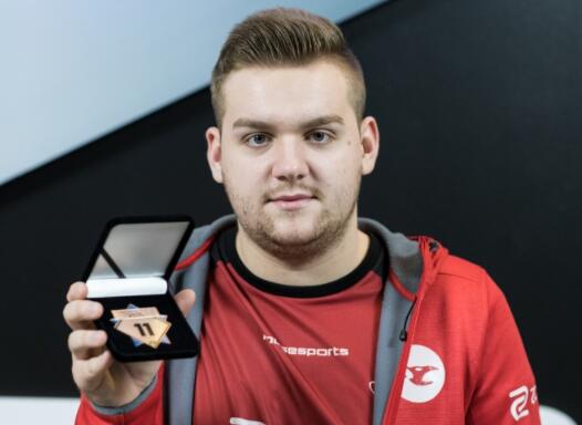 让惊险维持 让惊险维持